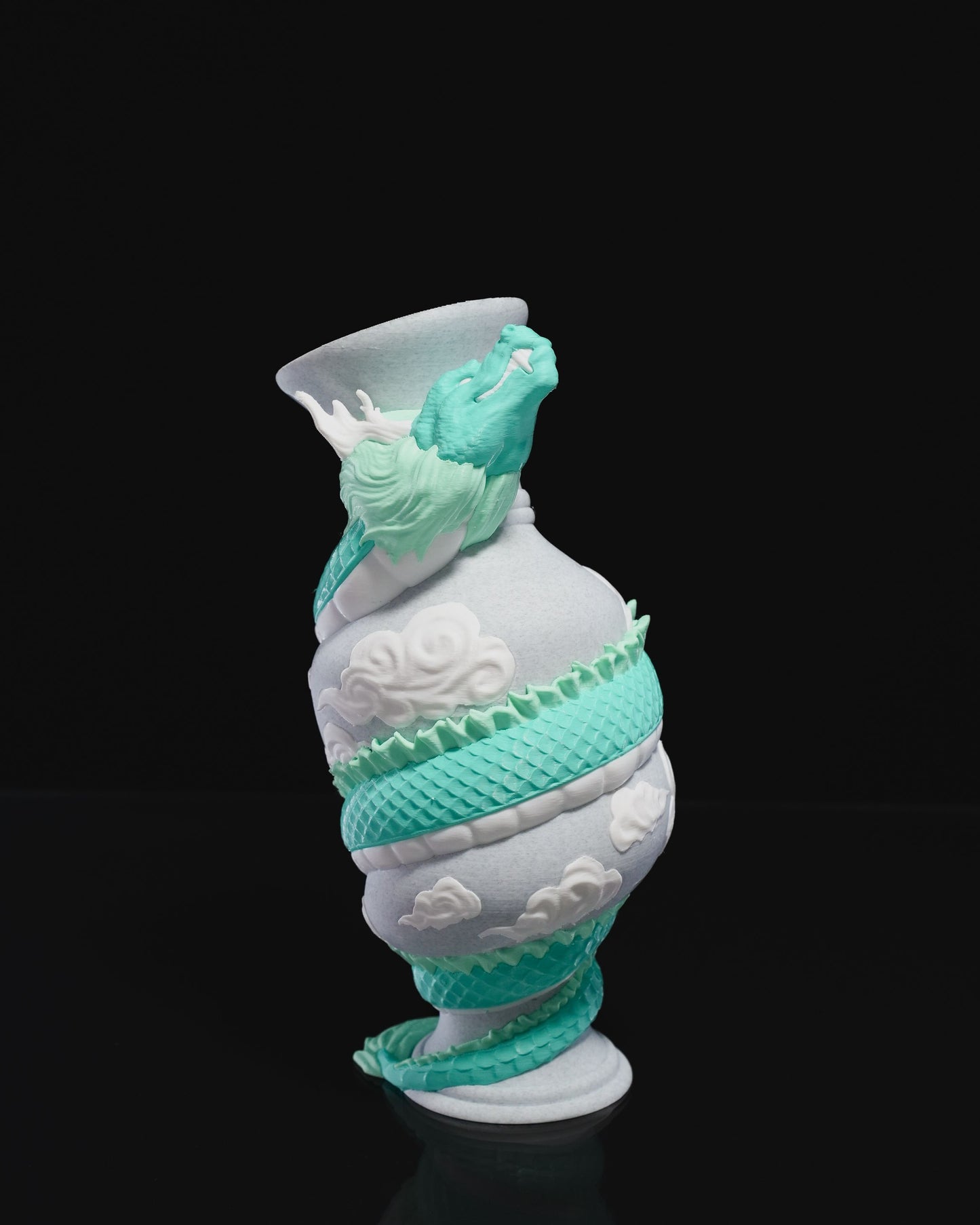 Drachenumwickelt Vase / Weiß