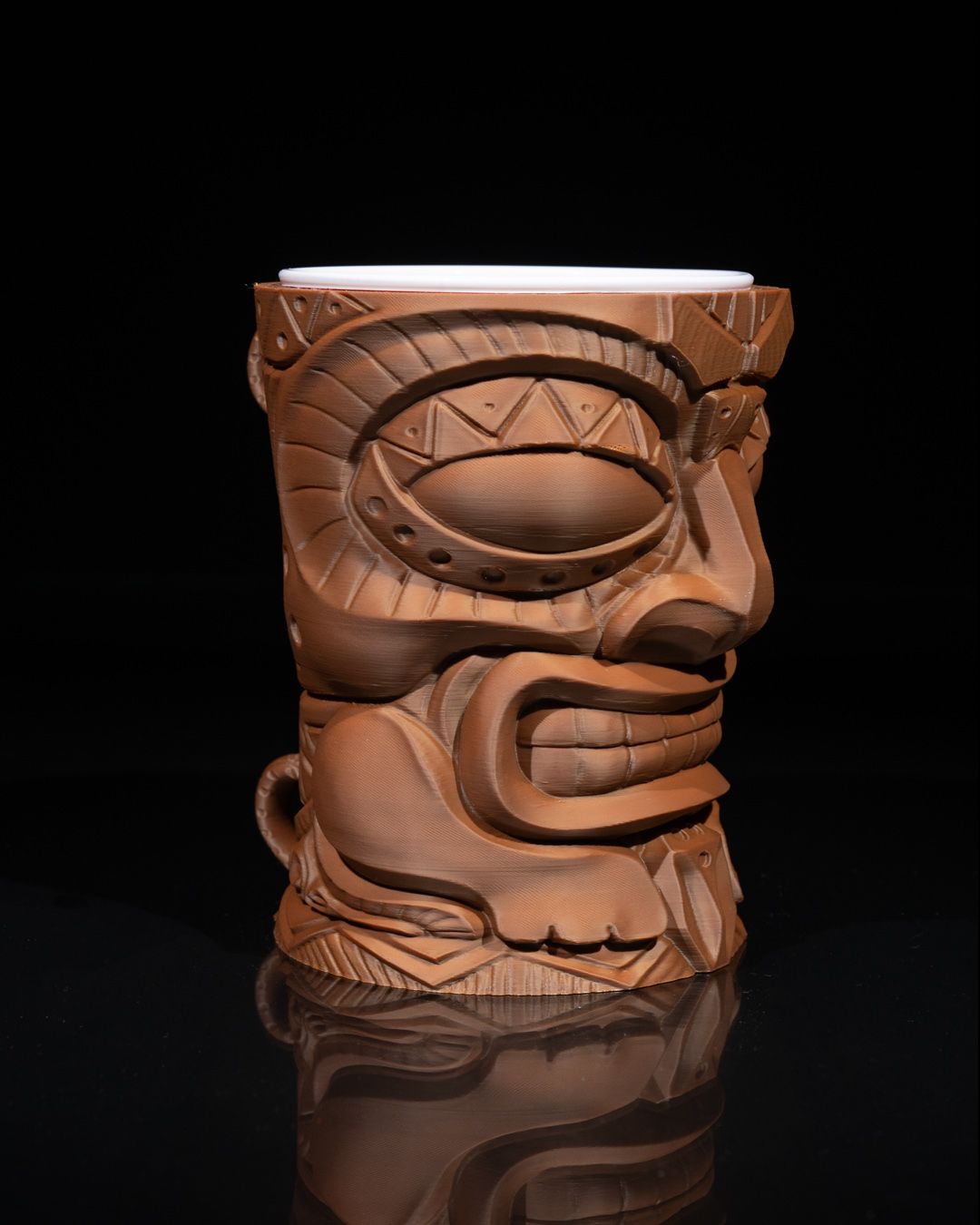 Carved Blumenvase & Tassenhalter