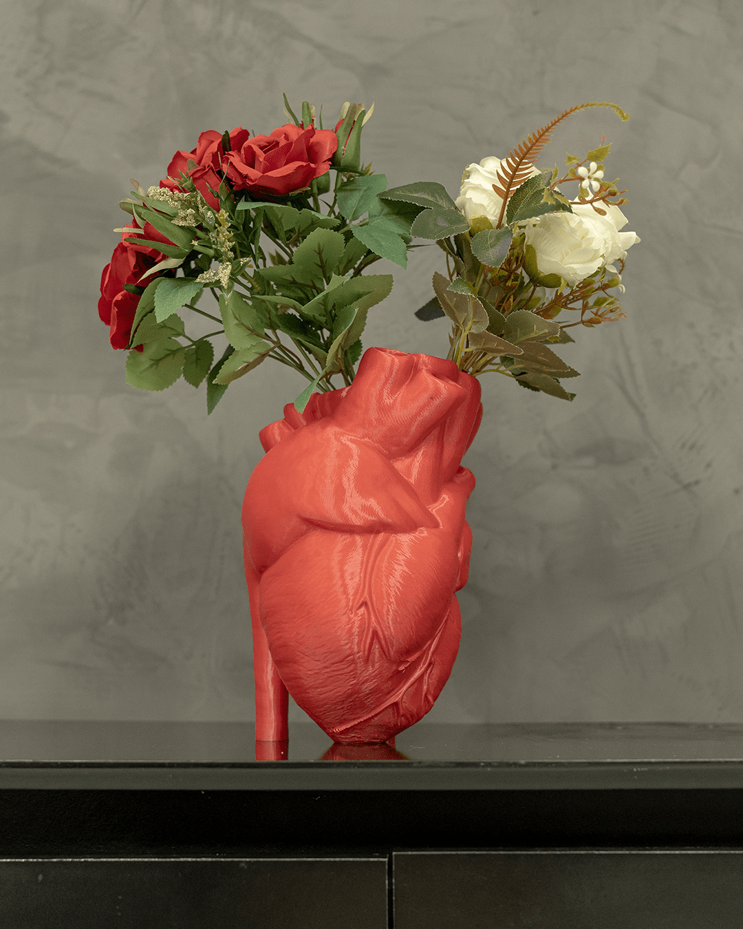 Realistische Herzvase