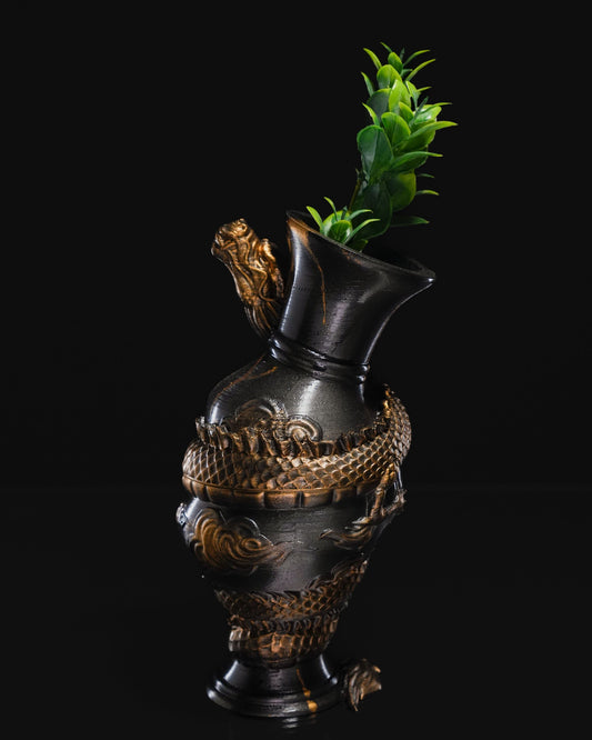 Drachenumwickelt Vase / Schwarzt