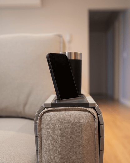 Erster Halt – Couch-Armlehnenablage